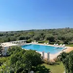 Masseria Almadava Bed & Breakfast *
