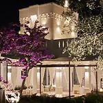 Masseria Almadava Bed & Breakfast *